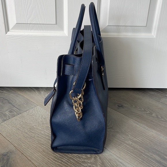 Michael Kors Navy Excellent Cond Large Hamilton Tote/ MK Dust Bag included - Picture 7 of 16